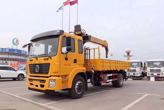 東風錦程隨車吊（8噸）