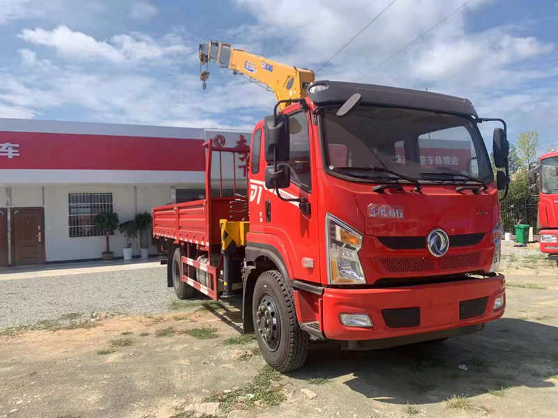 東風(fēng)暢行D1L隨車吊（排半）