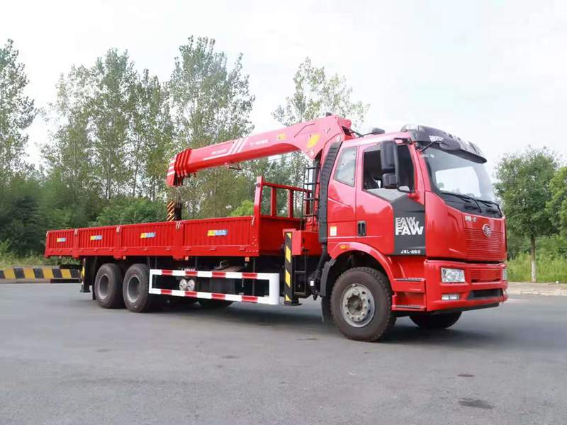 解放后八輪隨車吊（10-12